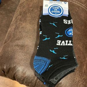 NWT Life is Good socks